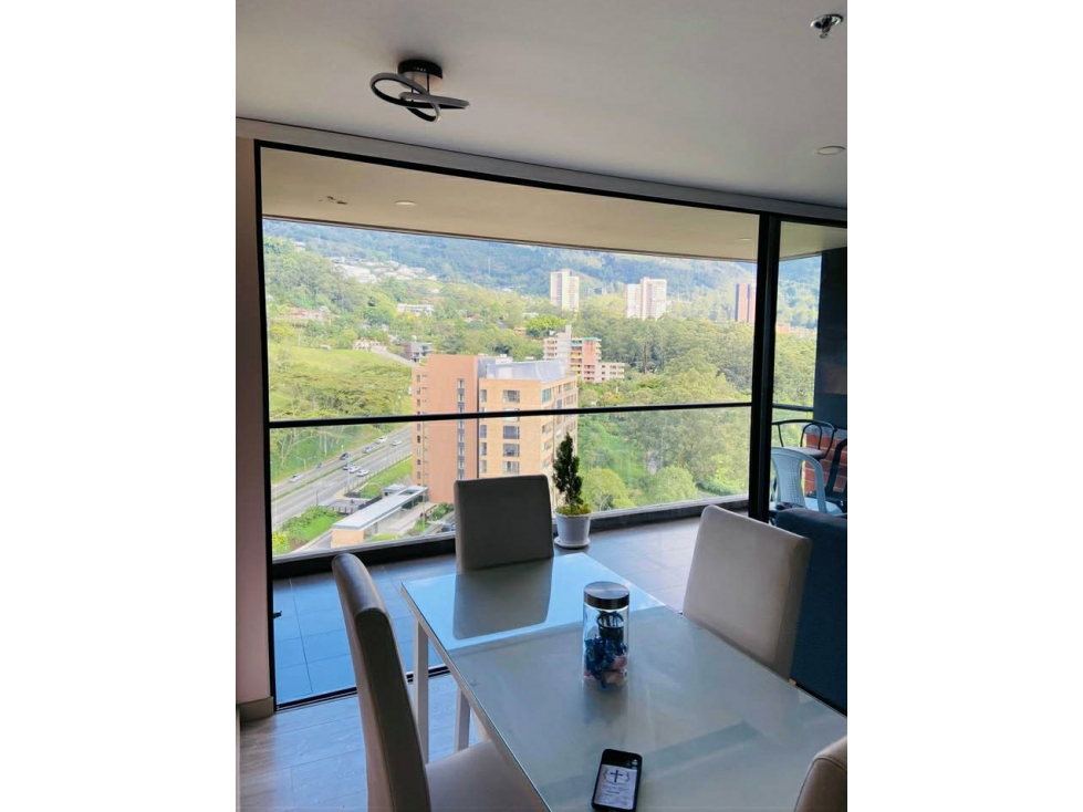 APARTAMENTO EN VENTA EN POBLADO - VIA LAS PLAMAS - MEDELLIN — foto 2