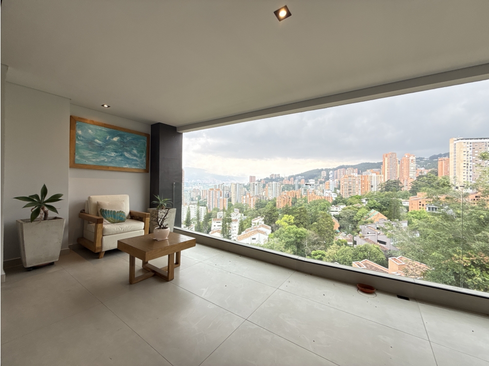 PENT HOUSE EN VENTA EL POBLADO CERCA AL TESORO