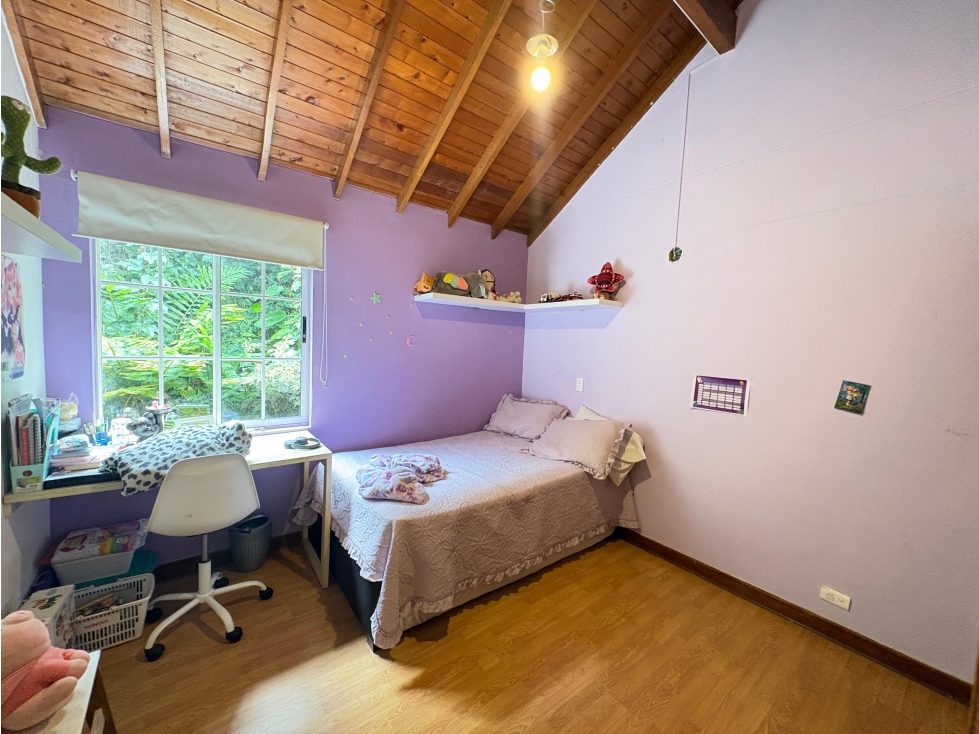 Vendo Casa 3 Niveles en El Poblado Castropol — foto 2