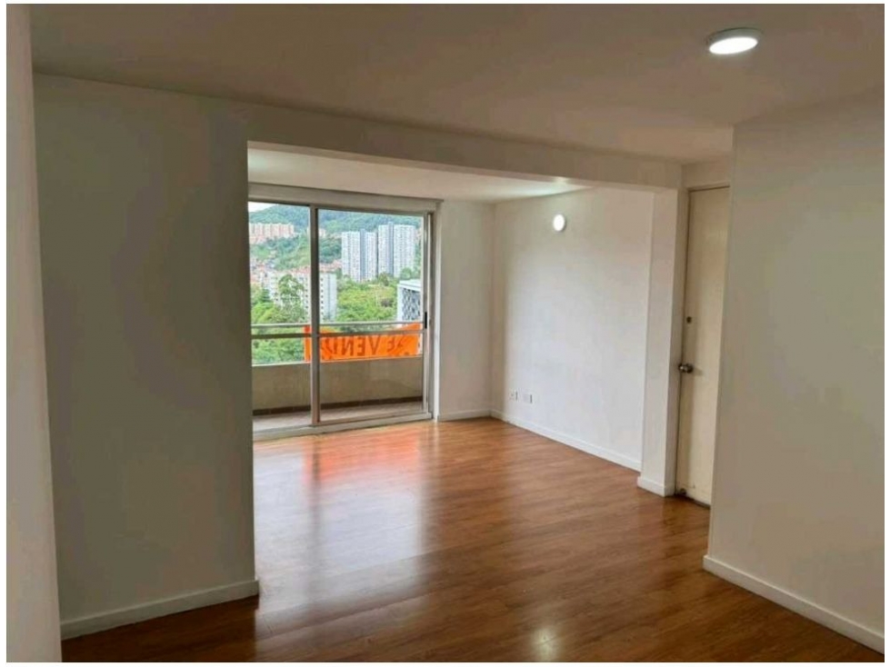 Venta de apartamento en Medellín sector Loma de Los Bernal — foto 3