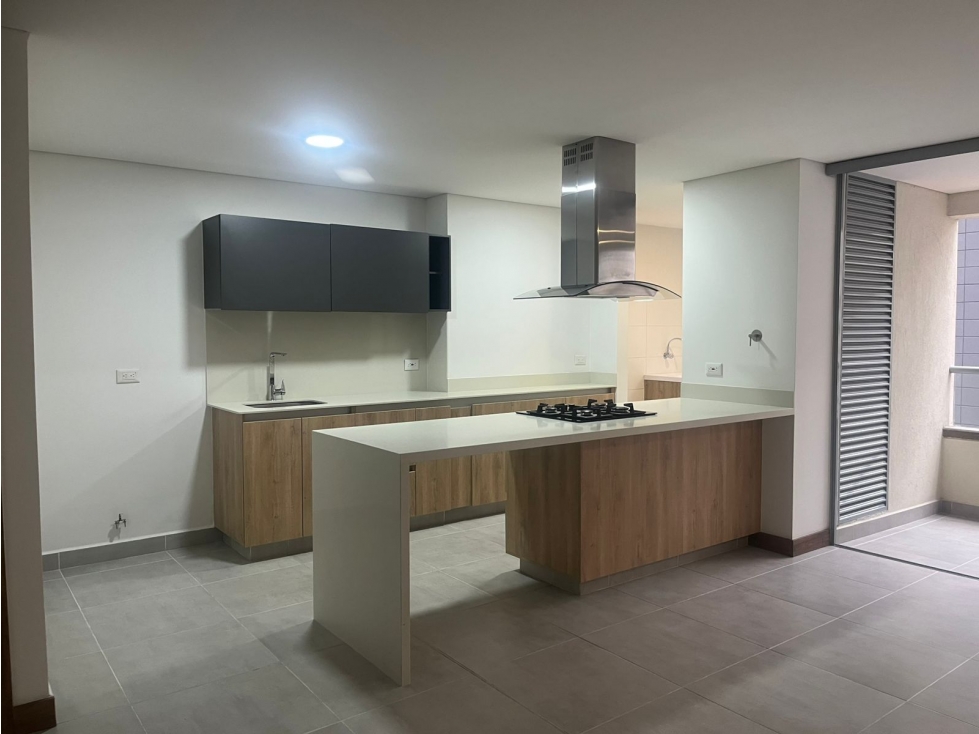 Venta apartamento 105m2 piso 12 con parqueadero en Ciudad del Río