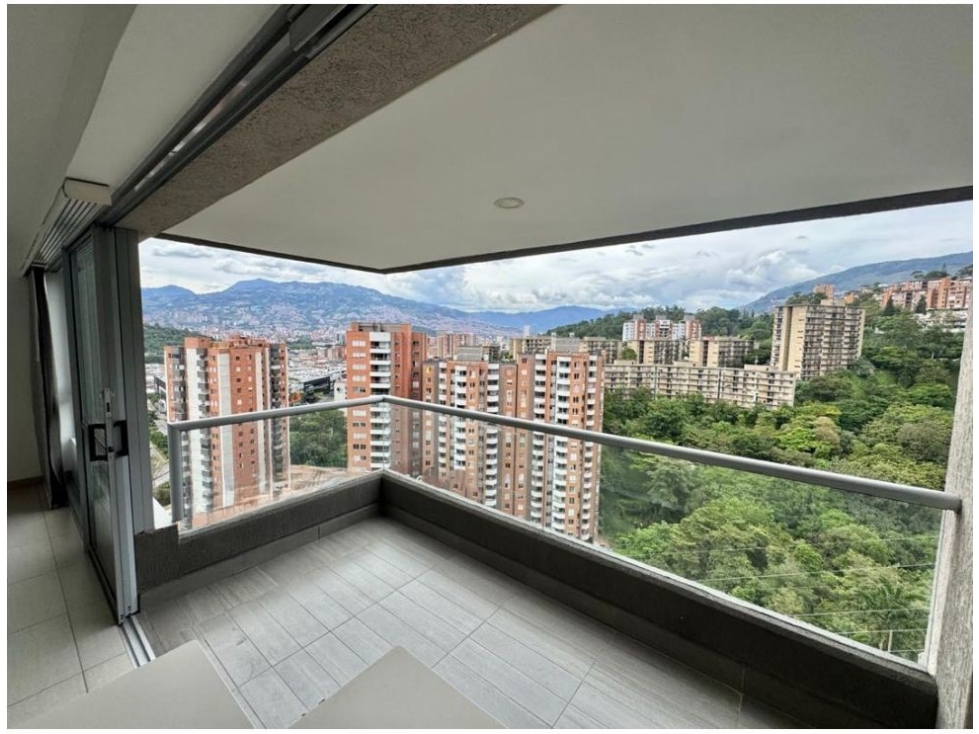 VENTA DE APARTAMENTO EN EL POBLADO SECTOR LOMA DE SAN JULIÁN — foto 3