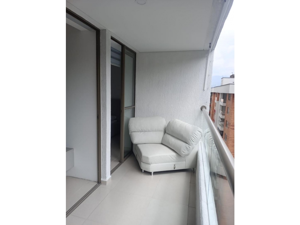 APARTAESTUDIO AMOBLADO CON PARQUEADERO EN VENTA EN SABANETA