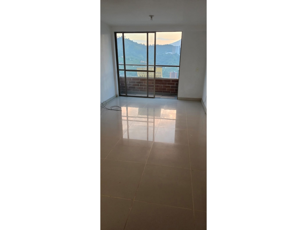 EN VENTA HERMOSO APARTAMENTO EN SABANETA, LAS LOMITAS — foto 2