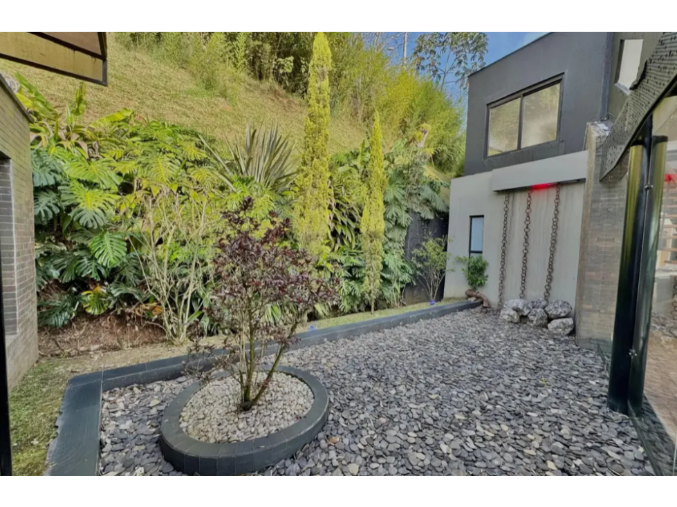 CASA MODERNA DE LUJO EN PARCELACIÓN EXCLUSIVA EL POBLADO — foto 2