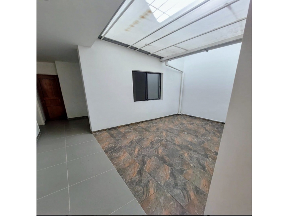 Se Vende Casa primer piso Laureles Nogal — foto 2