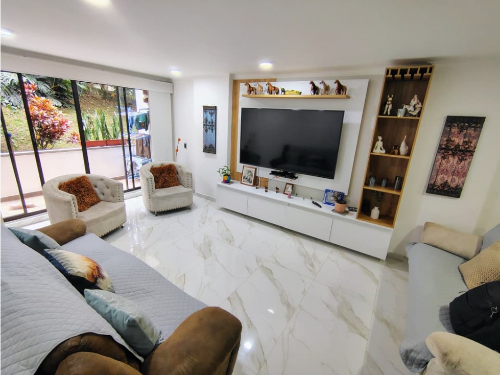 VENTA APARTAMENTO CÓMODO EN PUNTO ESTRATÉGICO DE EL POBLADO — foto 2