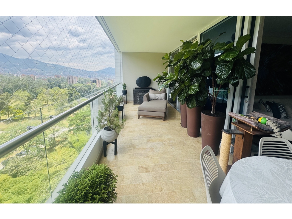 VENTA APARTAMENTO POBLADO VISTA A LA CANCHA DE GOLF DEL CAMPESTRE. — foto 2
