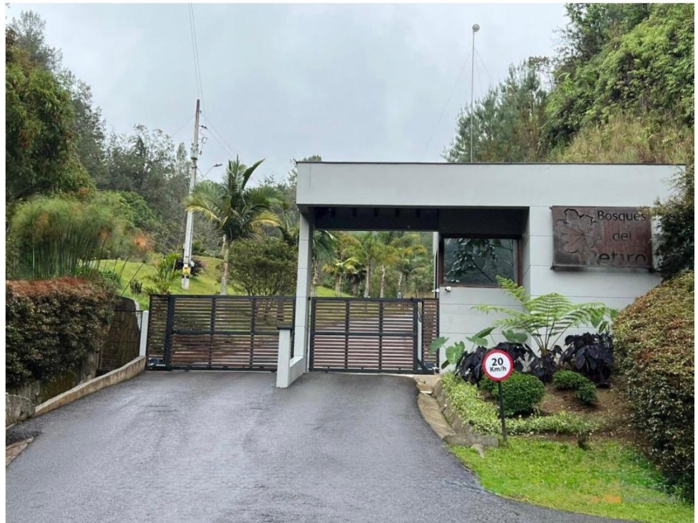 VENTA DE LOTE EN EL RETIRO - BOSQUES DEL RETIRO