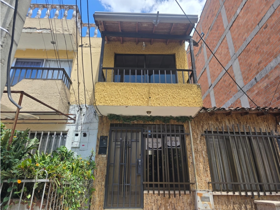 Casa Unifamiliar Excelente Ubicación En El Dorado, Envigado107 Mts.