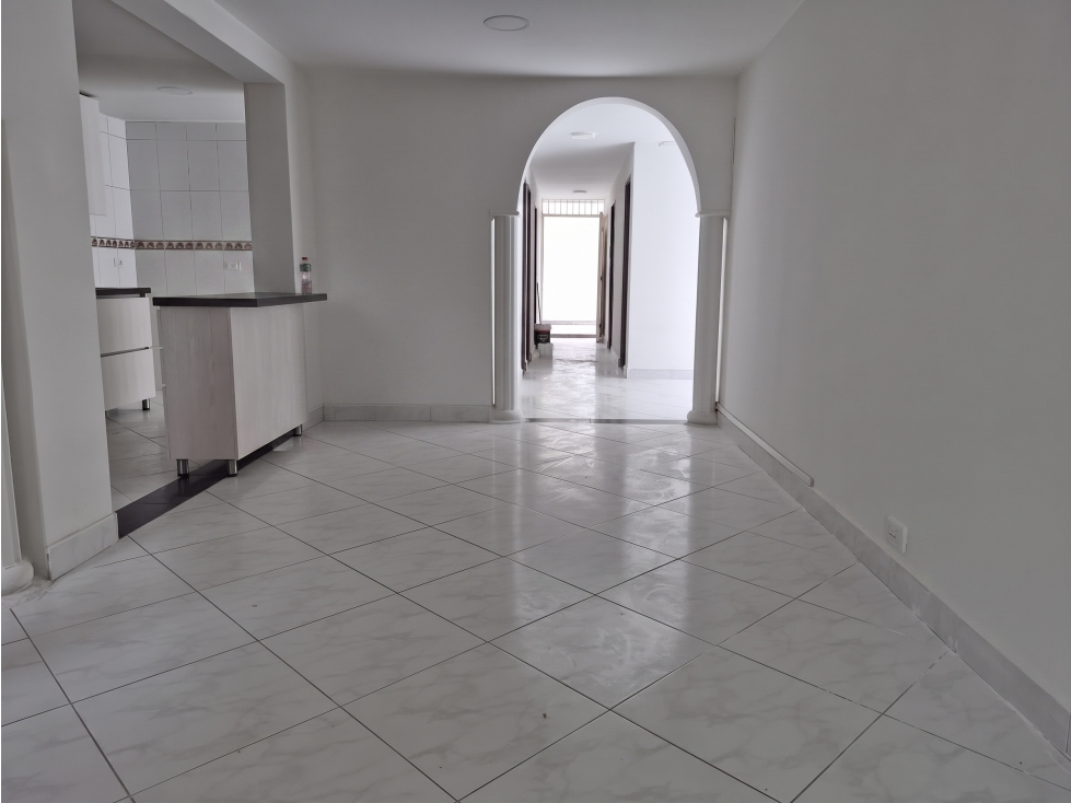 VENDO CASA PRIMER PISO EN GIRARDOT-PARQUEADERO-METROCABLE — foto 3