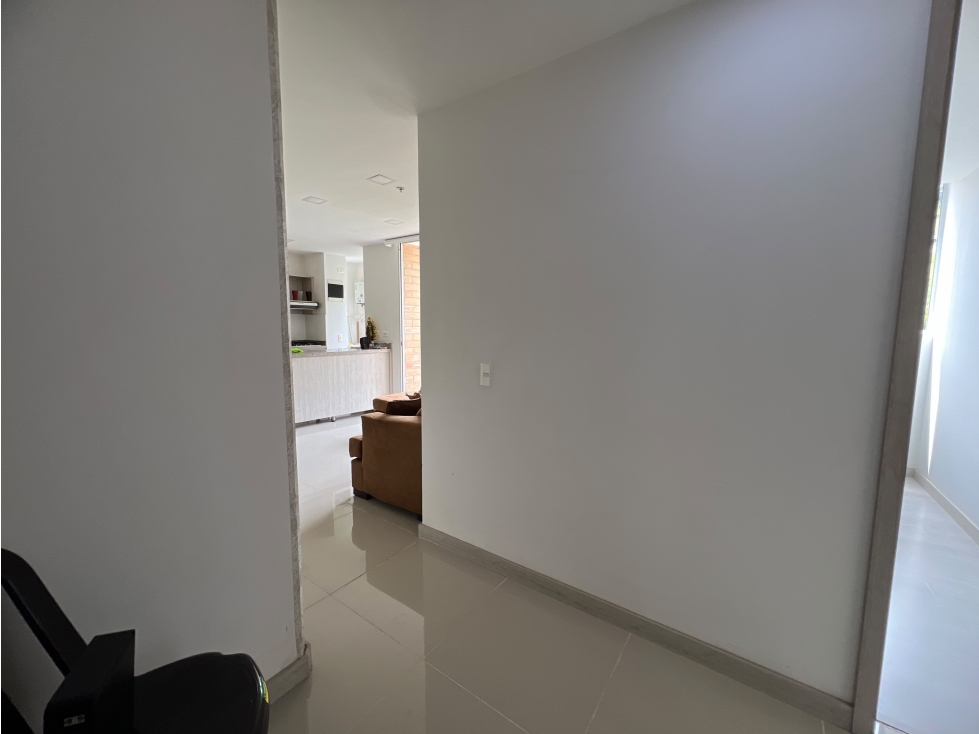 Se Vende apartamento en calasanz — foto 2