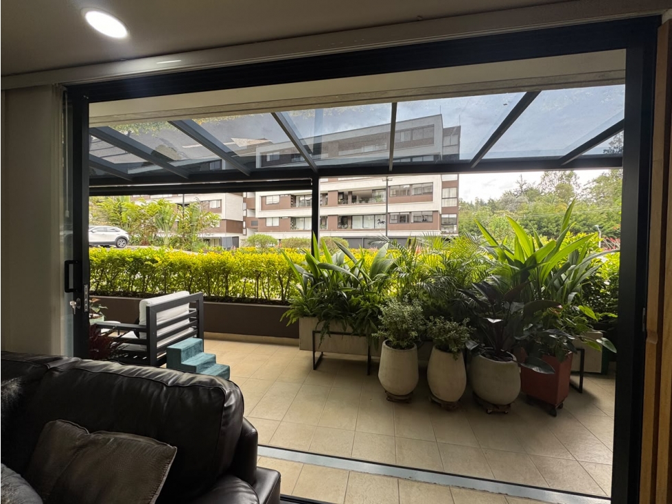 Venta de apartamento con terraza en el Retiro, 140 mts — foto 2