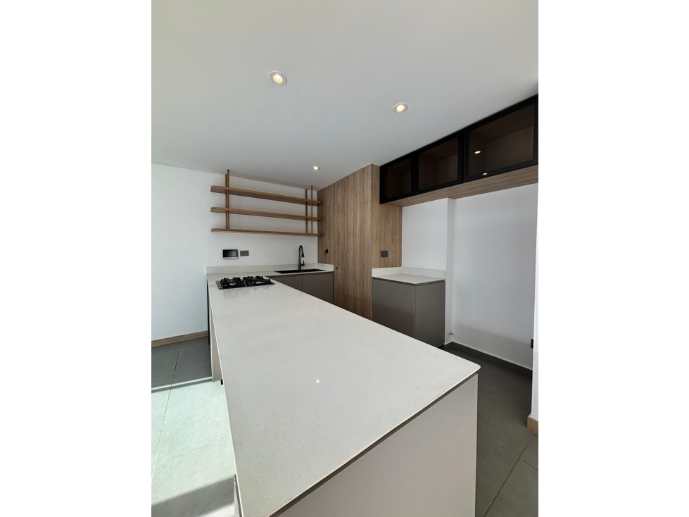SE VENDE APARTAMENTO EN LAURELES LA CASTELLANA 101MTS — foto 2