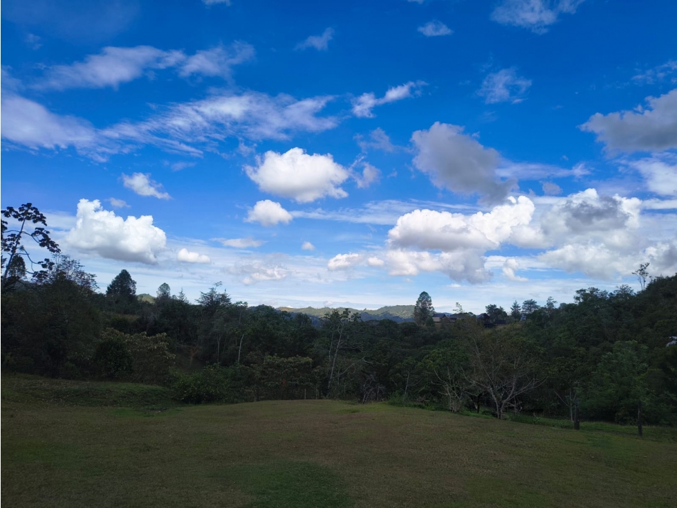 VENTA FINCA DE 27.500 M2 EN PARCELACIÓN PUENTE PELAEZ EL RETIRO - 2