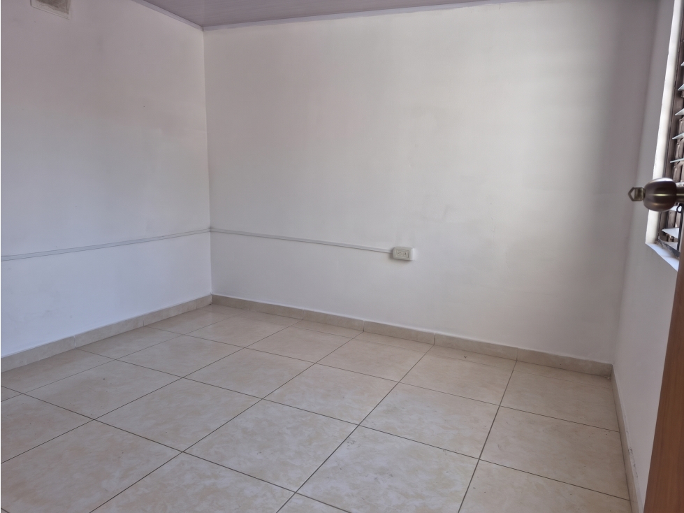 VENDO CASA 2DO PISO EN GIRARDOT-PARQUEADERO EN ANTEJARDÍN - 6