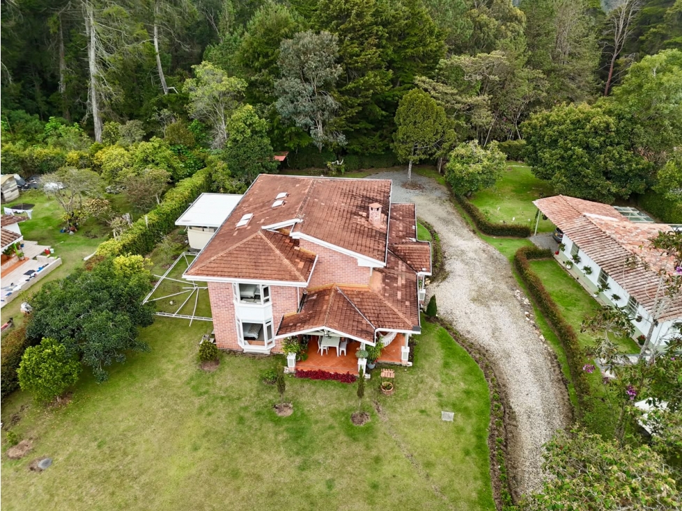 Venta de casa campestre en Santa elena, 2180 mts vereda el mazo - 2