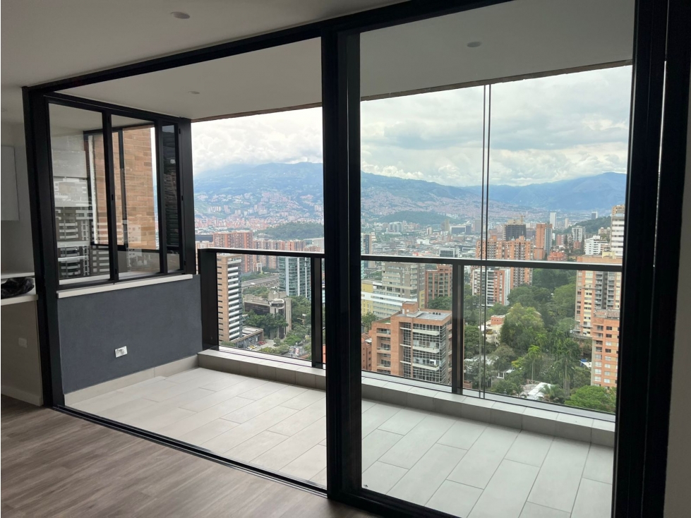 Arriendo Apto LOMA LALINDE EL POBLADO MEDELLIN — foto 2