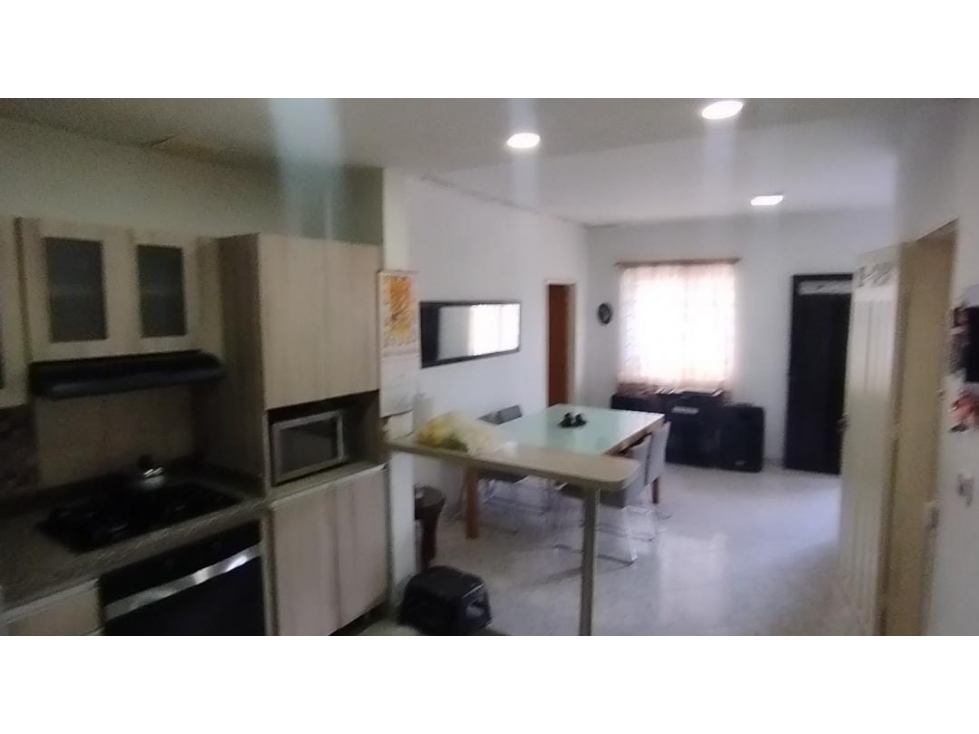 VENTA DE CASA CON AIRE EN MEDELLÍN SECTOR MANRIQUE SANTA INÉS — foto 2