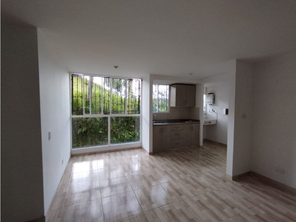 Apartamento de 50 m² con 3 Habitaciones en La Raya, La Estrella — foto 2