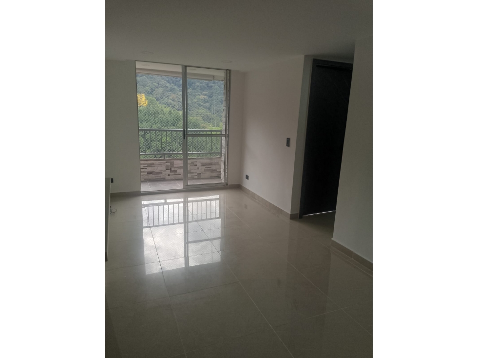 Apartamento en venta de 55 m2 en Loma de San José, Sabaneta — foto 3