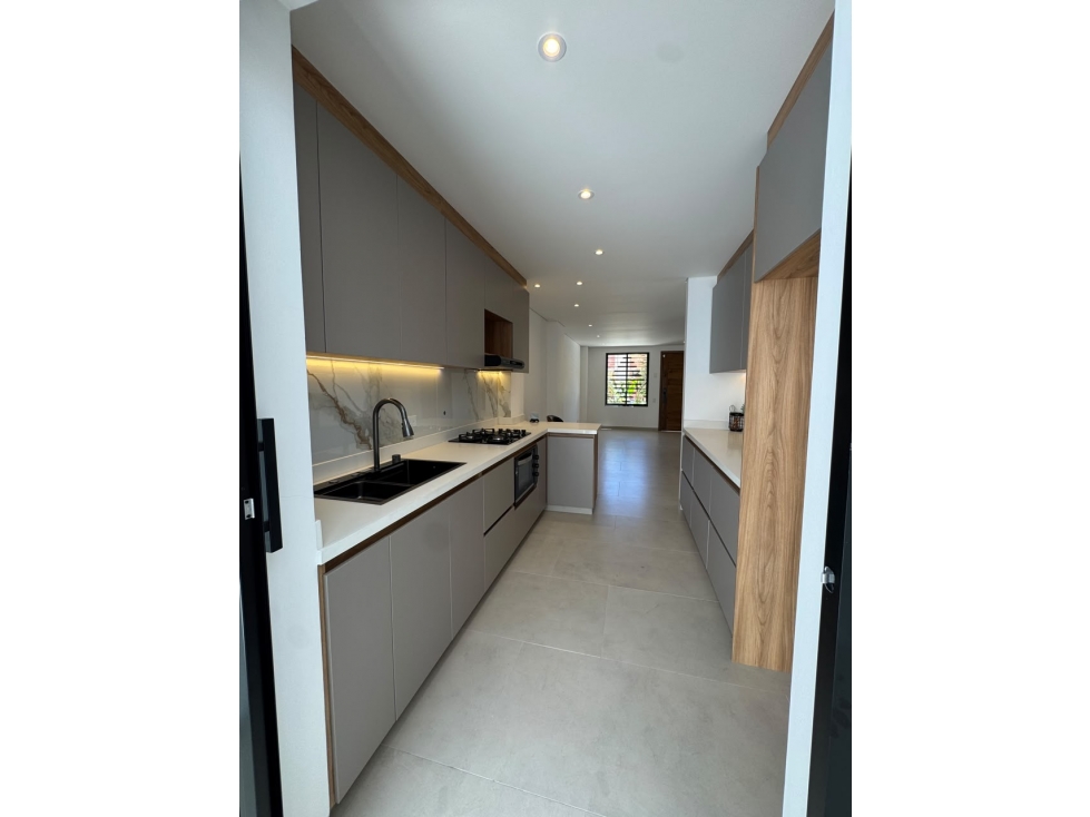 Venta de casa para estrenar en San antonio, Rionegro 165 mts — foto 5