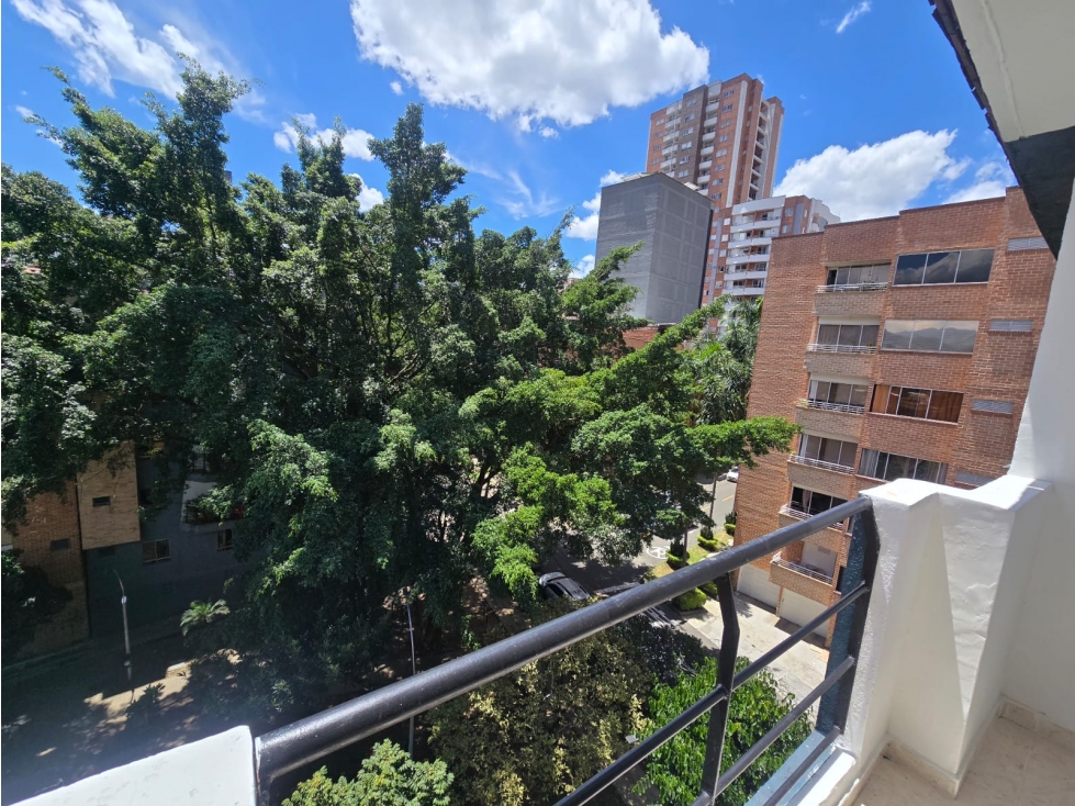 SE VENDE APARTAMENTO EN SABANETA A UNA CUADRA DE AV POBLADO 72.5MTS