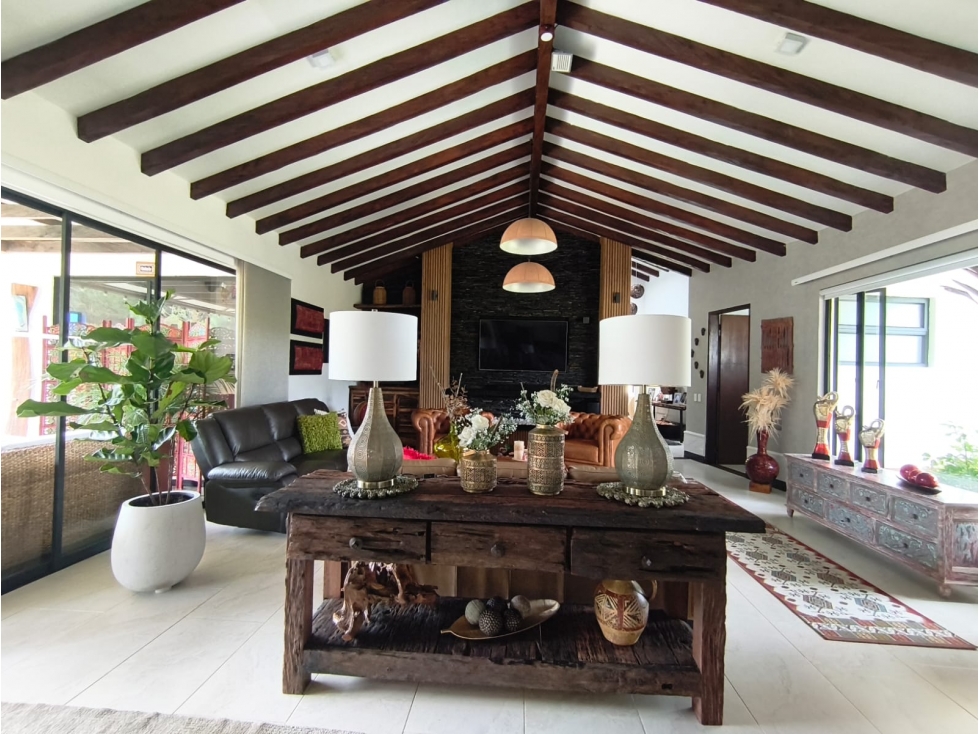 VENTA DE CASA CAMPESTRE EN EL RETIRO 4 ALCOBAS + SERV.