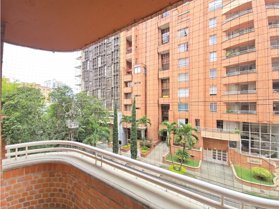 VENTA APARTAMENTO LAURELES , MEDELLIN 100 MTS