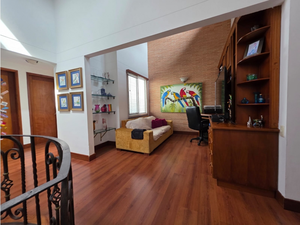 VENTA CASA EN ENVIGADO TERRACINA 280M2 CON JARDIN