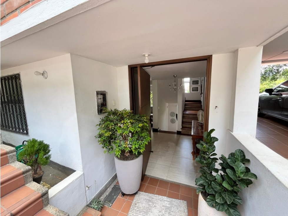 VENTA CASA SECTOR EL TESORO EN EL POBLADO, MEDELLIN
