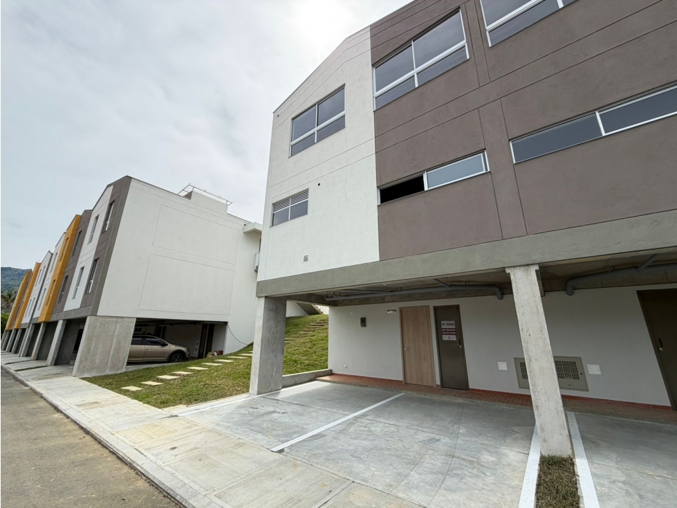 SE VENDE CASA EN LLANOAZUL- GIRARDOTA - 3
