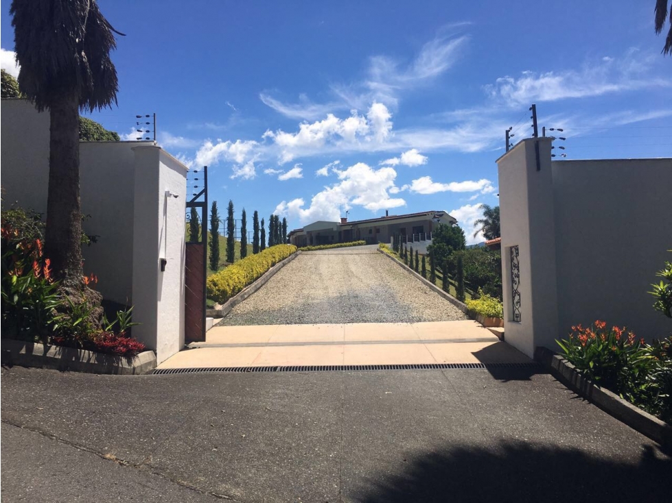 VENTA DE CASA CAMPESTRE EN ENVIGADO