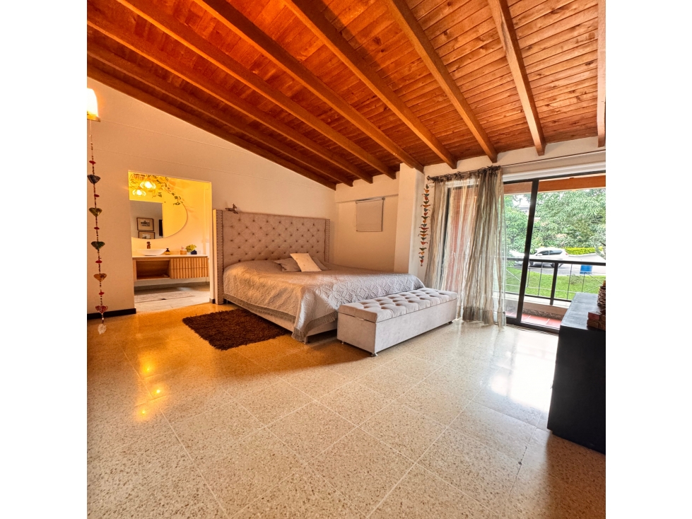 VENTA DE CASA EN ENVIGADO CON JARDIN — foto 3
