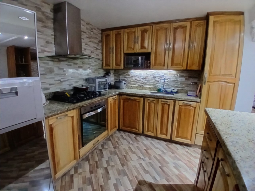 Venta de Grandiosa Casa en Suramérica, La Estrella