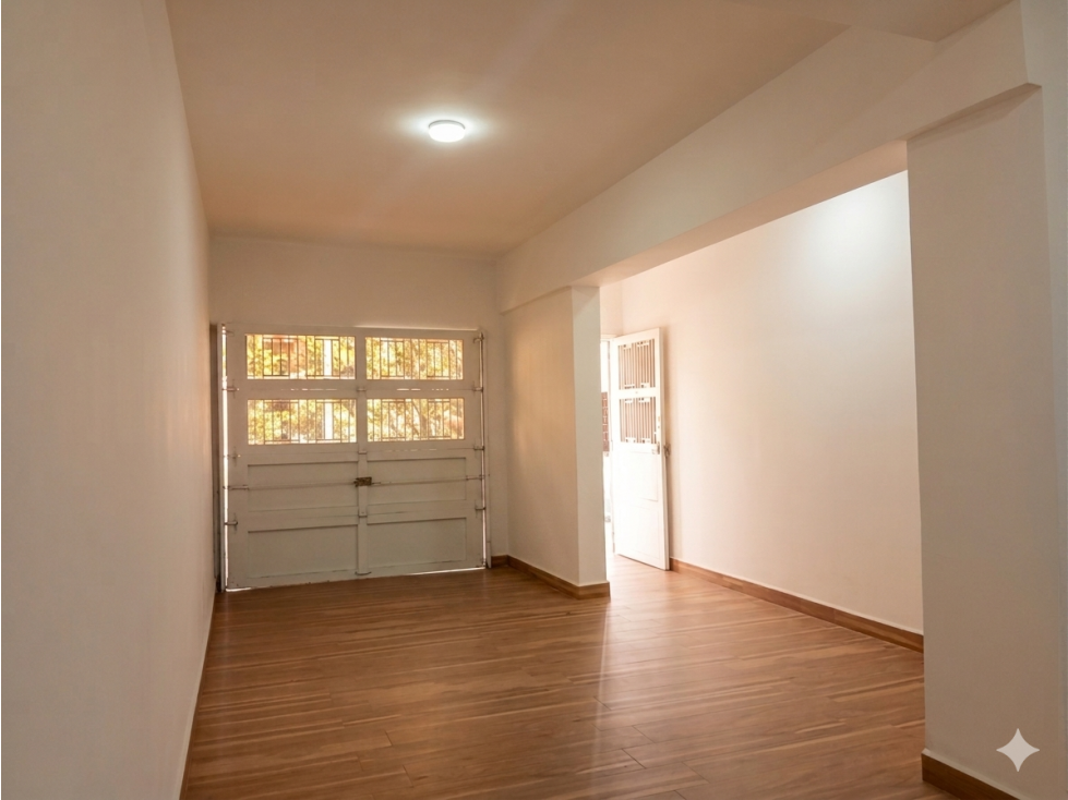 VENTA CASA PRIMER PISO EN LAURELES SANTA TERESITA — foto 4