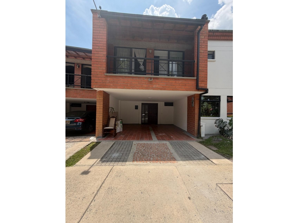 VENTA DE CASA EN ENVIGADO SECTOR INTERMEDIA