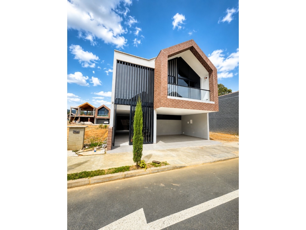 Venta de casa en la ceja 157 mts, Campestre Real