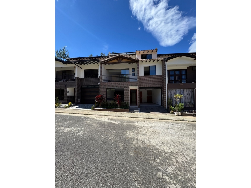 Venta de casa en el Retiro 220 mts — foto 2