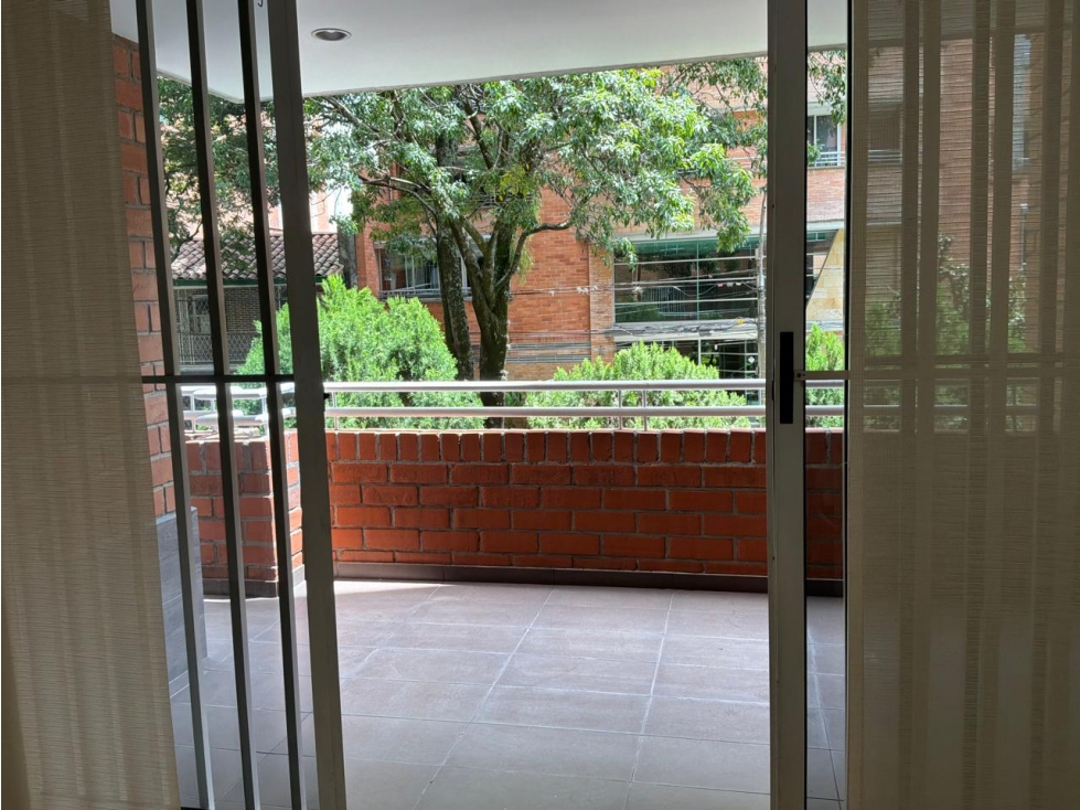 Venta Apartamento - Laureles Central - Cerca al Colegio Bethlemitas — foto 2
