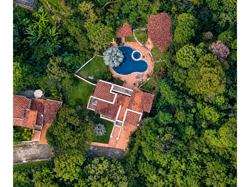 VENTA DE CASA EN EL TESORO EL POBLADO, MEDELLÍN
