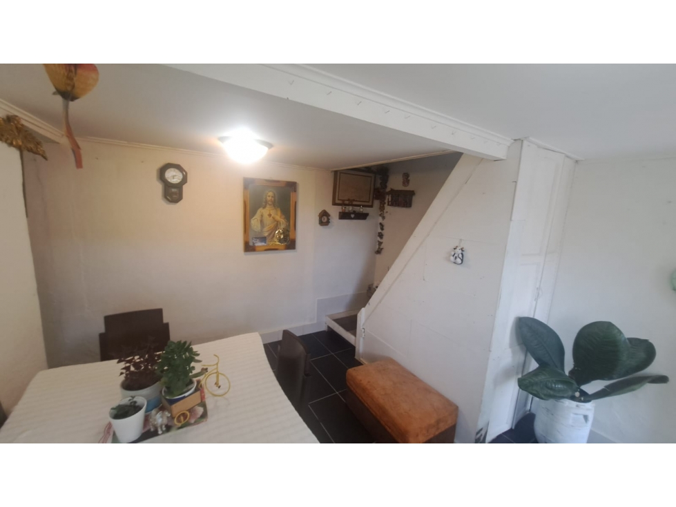 VENTA DE CASA DE DOS PISOS CON AIRE EN CALDAS — foto 2