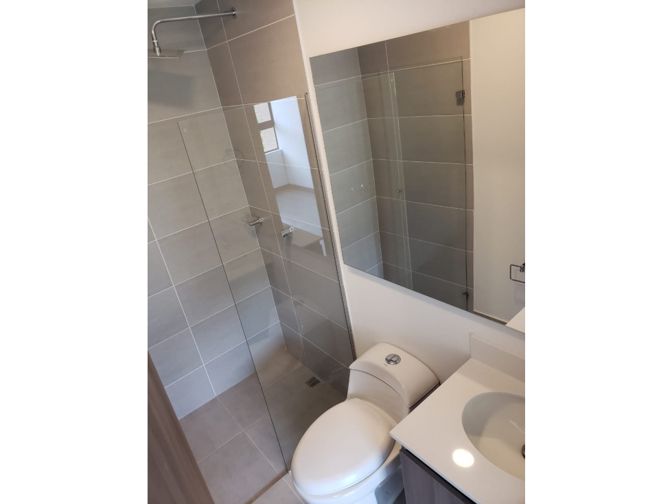 VENTA DE APARTAMENTO EN ENVIGADO CAMINO VERDE PARA ESTRENAR — foto 4