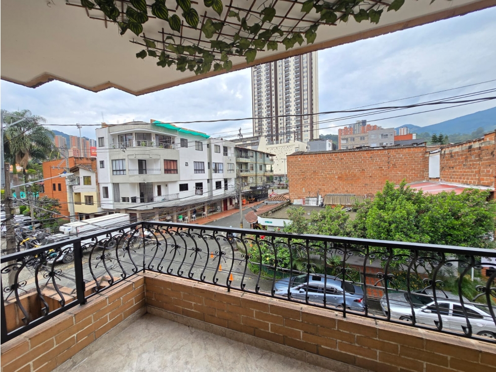 Venta aparatmento Sabaneta, Barrio Metropolitano, Zona plana.