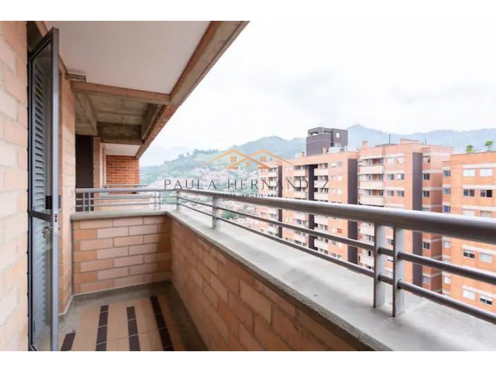 VENTA DE APARTAMENTO EN ITAGÜÍ CERCA AL PARQUE PRINCIPAL