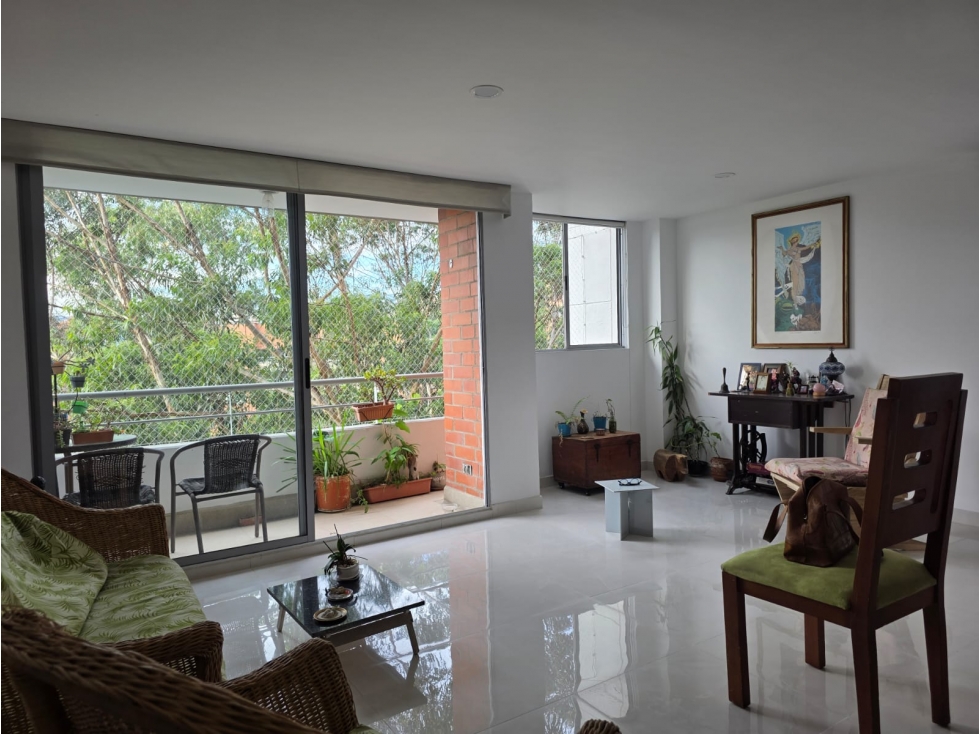 VENTA APARTAMENTO LOMA DEL ESMERALDAL CON RESERVA