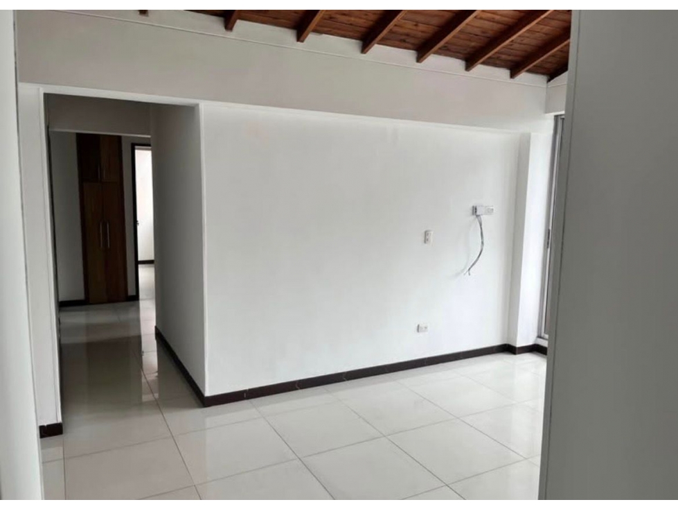 Apartamento en Venta en La Loma de los Bernal - Mall Gran via — foto 2