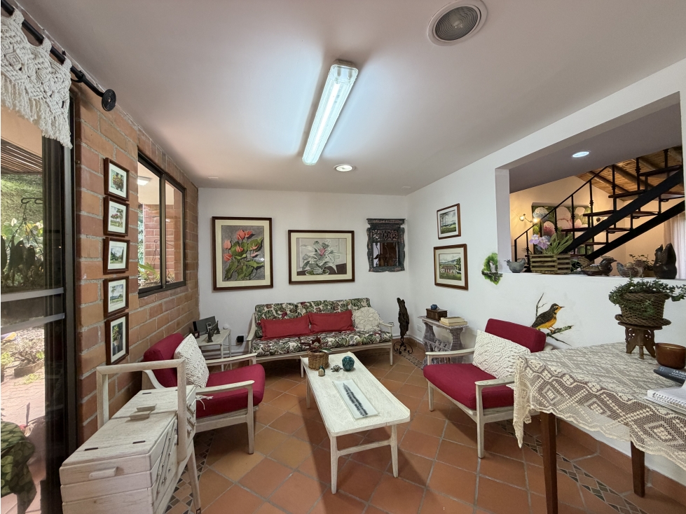 VENTA DE AMPLIA CASA EN UNIDAD CERRADA EN SABANETA | LAS LOMITAS — foto 5