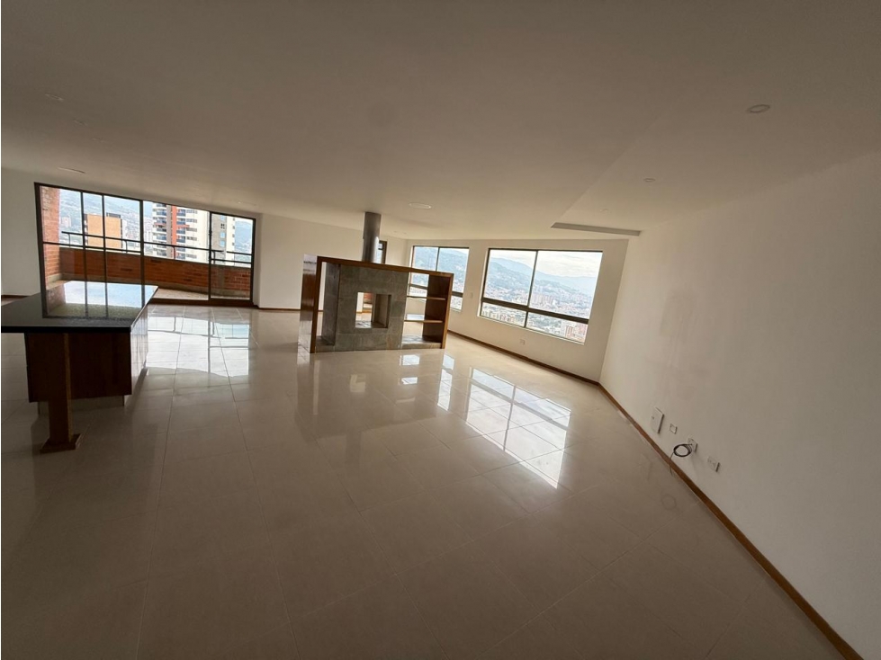 VENTA DE APARTAMENTO DUPLEX DE 269m2 EN SABANETA - LAS LOMITAS — foto 2