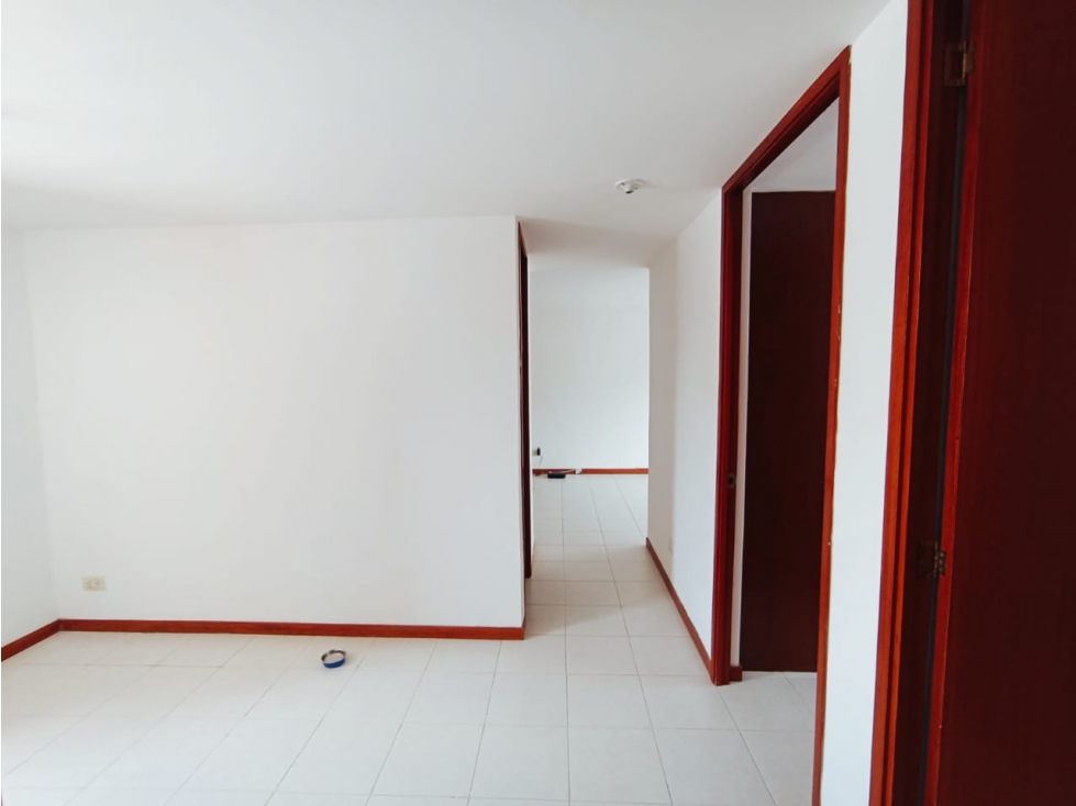 SE VENDE APARTAMENTO EN LOS COLORES — foto 3